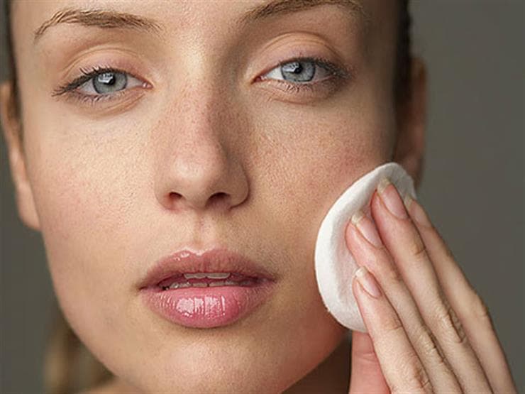 Editorial image for: Dry skin care and preventing perioral darkening